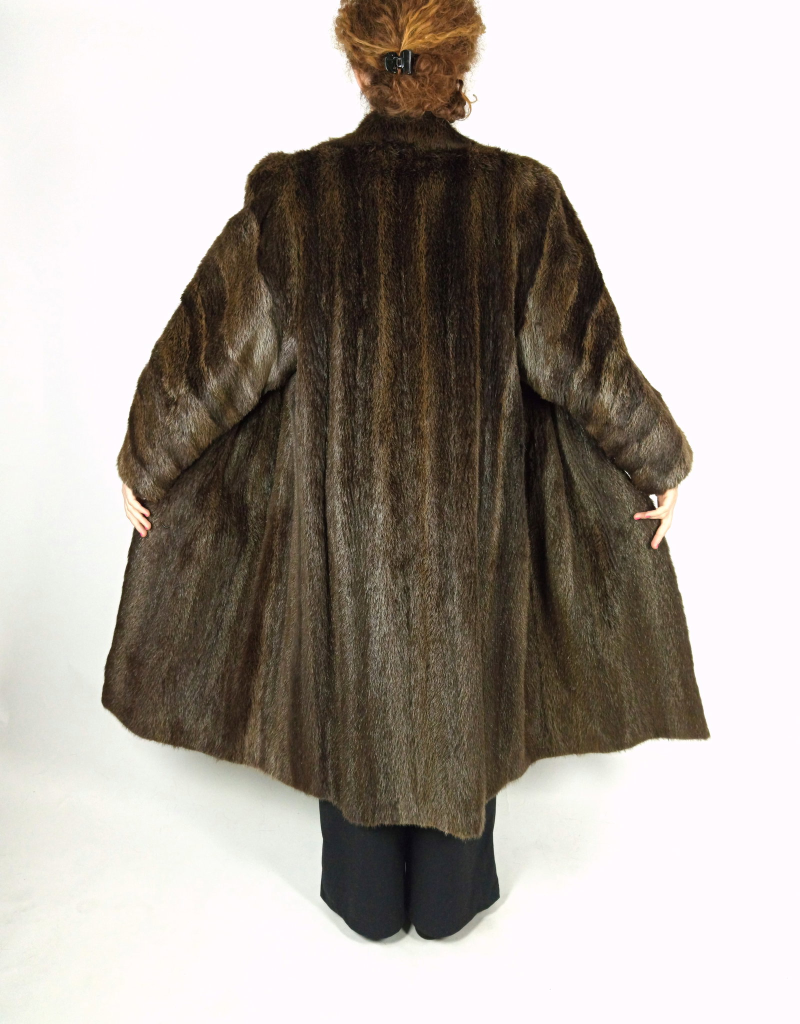 NUTRIA FUR COAT EU: L ; US: 16 - 8