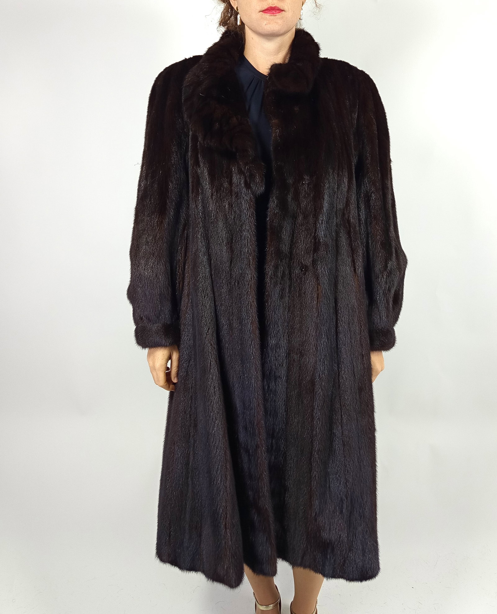 LONG BROWN MINK FUR COAT EU: XL ; US: 20 - 4
