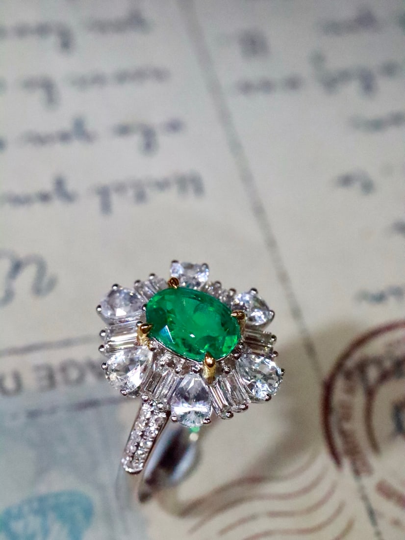 18K Gold Emerald Ring - 3