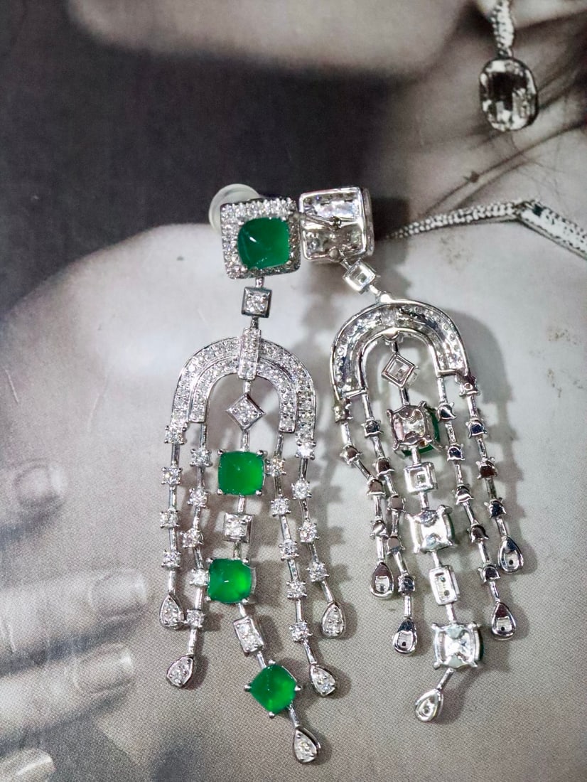 18K Gold Emerald Earrings - 4