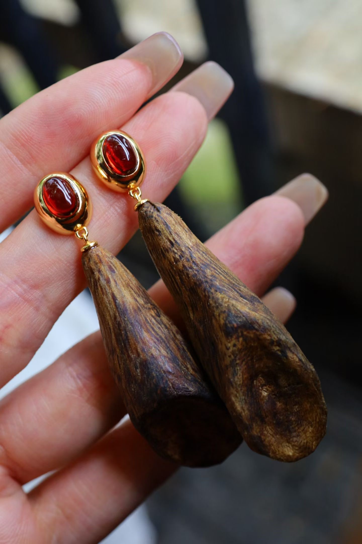 Natural Agarwood Garnet Earrings - 2