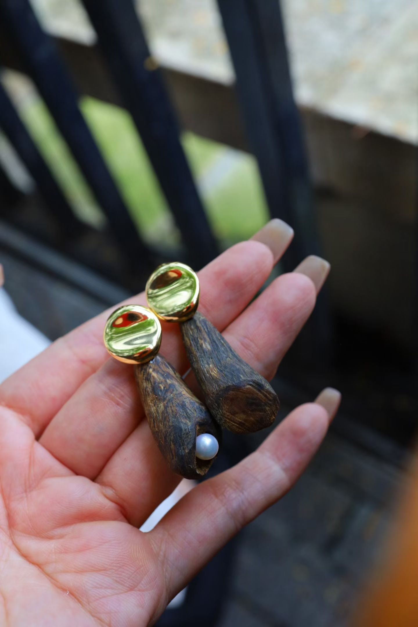 Silver Agarwood Pearl Earrings - 3