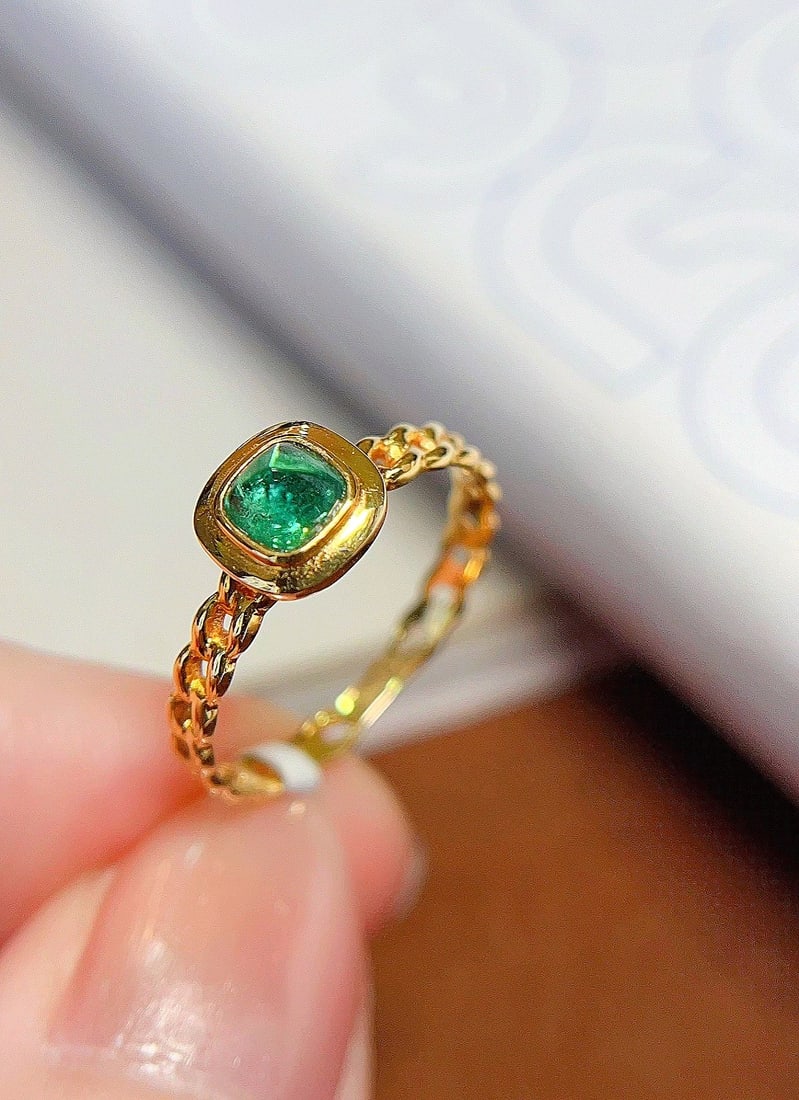 18K Gold Emerald Ring - 2