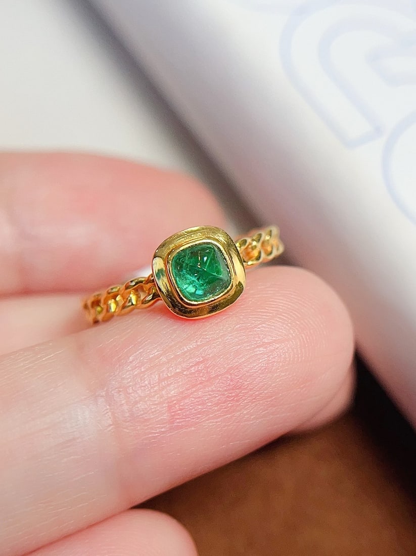 18K Gold Emerald Ring - 4