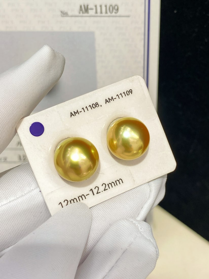 18K Gold Minimal Flaw Golden Green Hue Pearl - 2