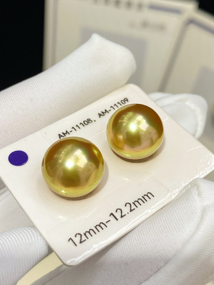 18K Gold Minimal Flaw Golden Green Hue Pearl - 3