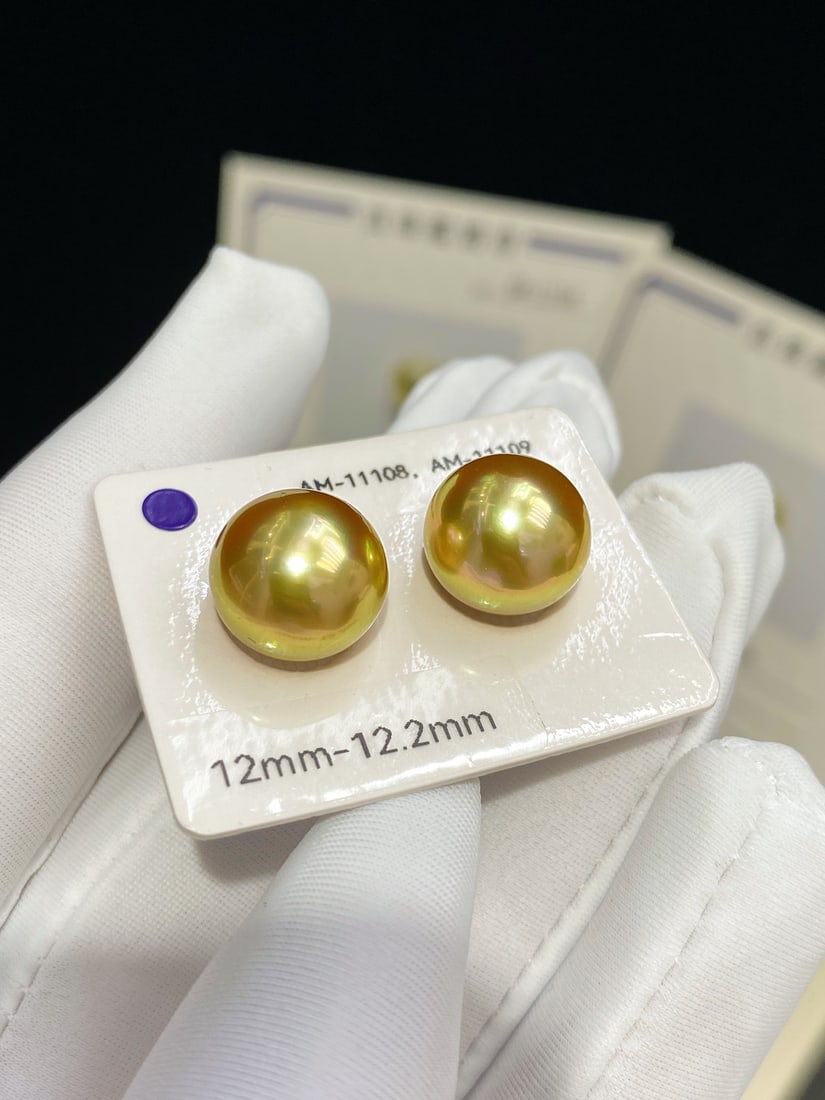 18K Gold Minimal Flaw Golden Green Hue Pearl - 5