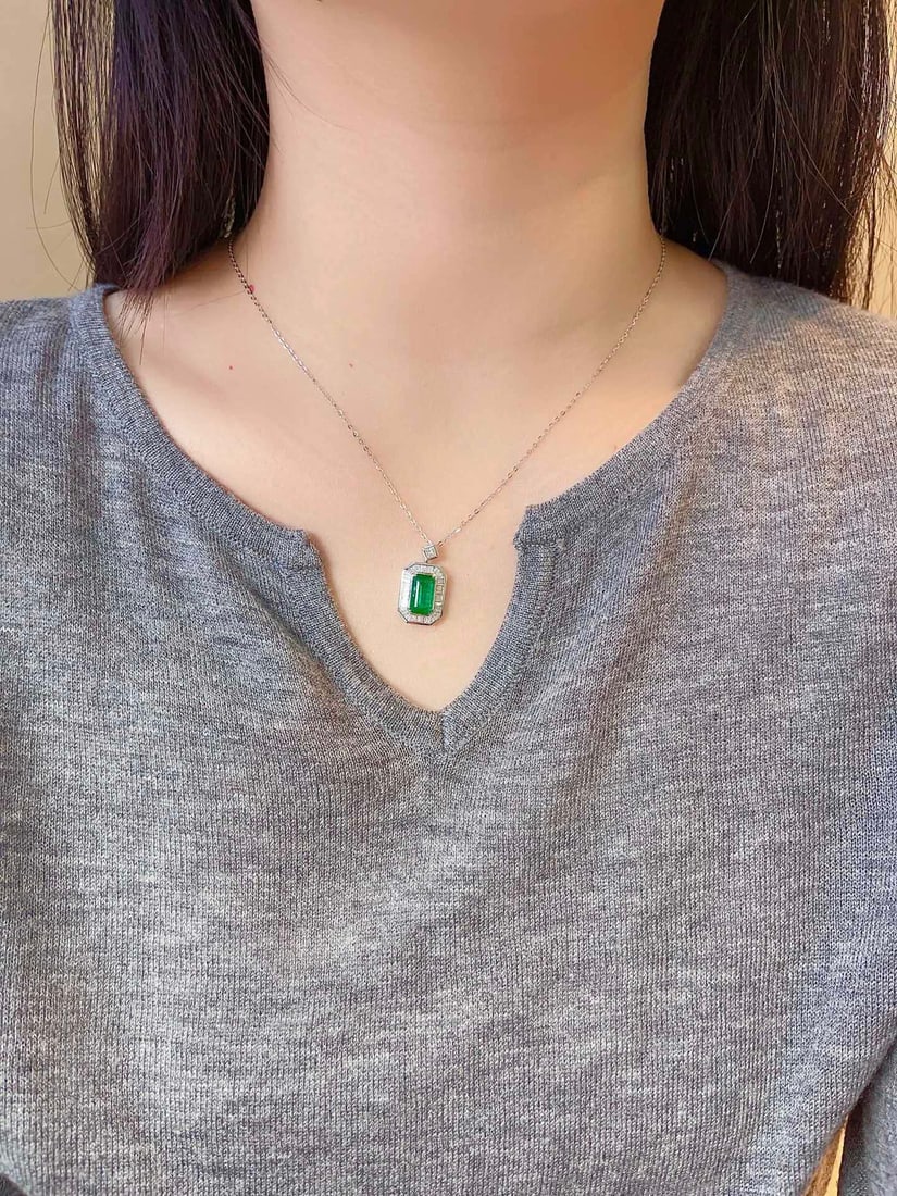 18K Gold Emerald Pendant - 5