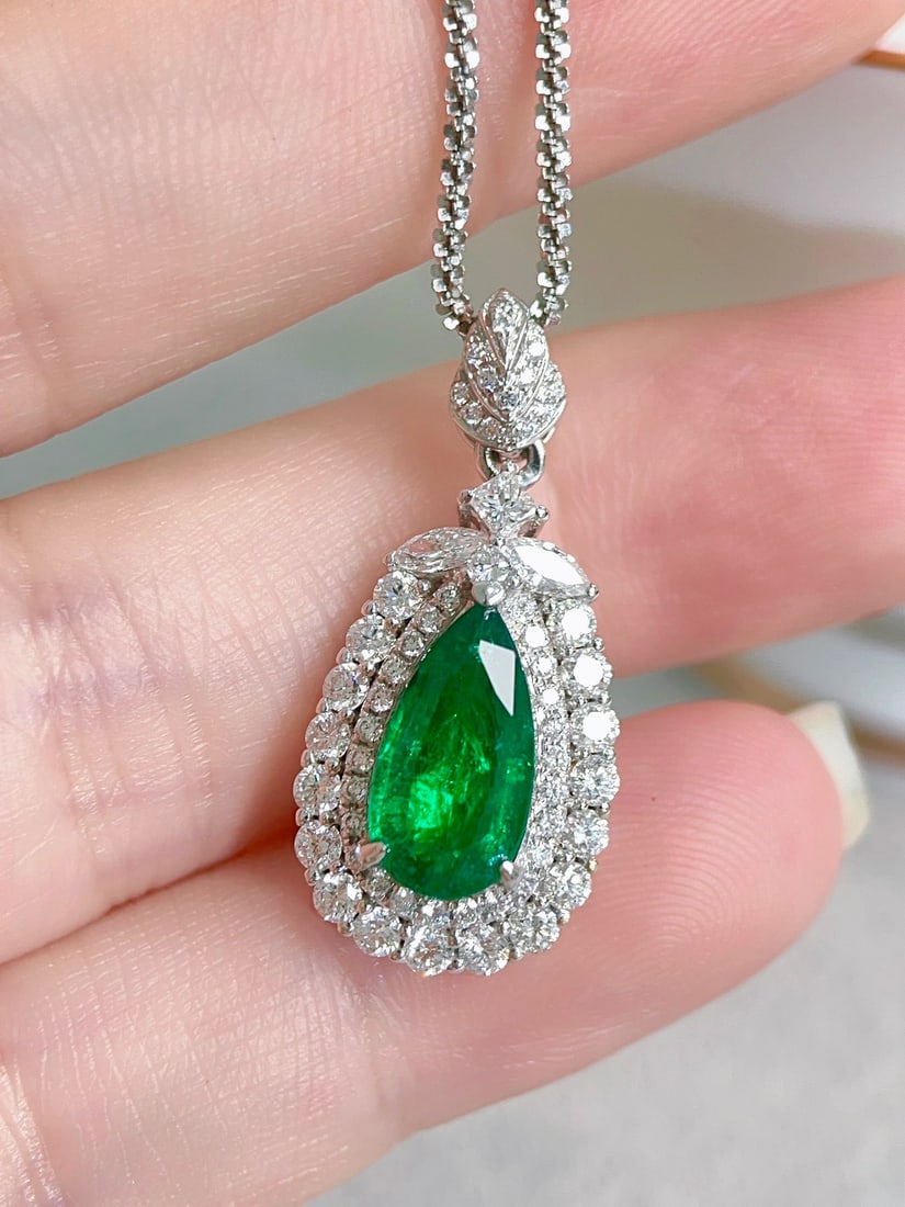 18K Gold Emerald Pendant - 2
