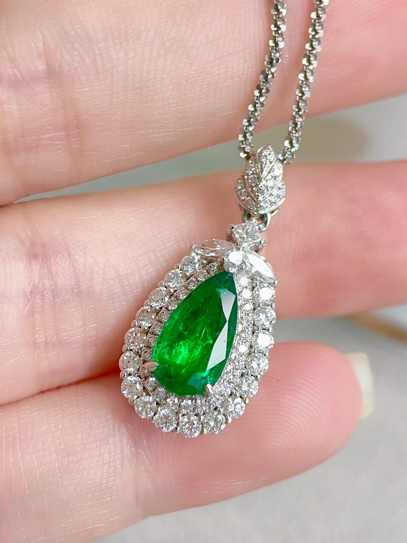 18K Gold Emerald Pendant - 3