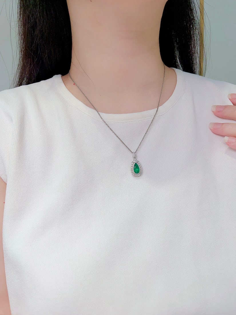 18K Gold Emerald Pendant - 5