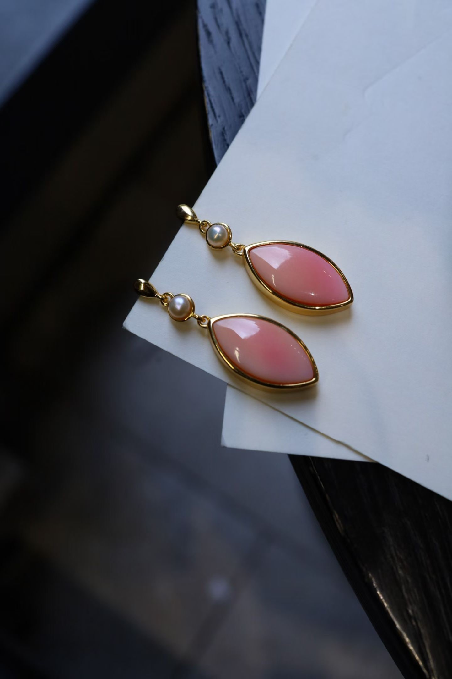 Natural Pink Queen Conch Earrings - 4