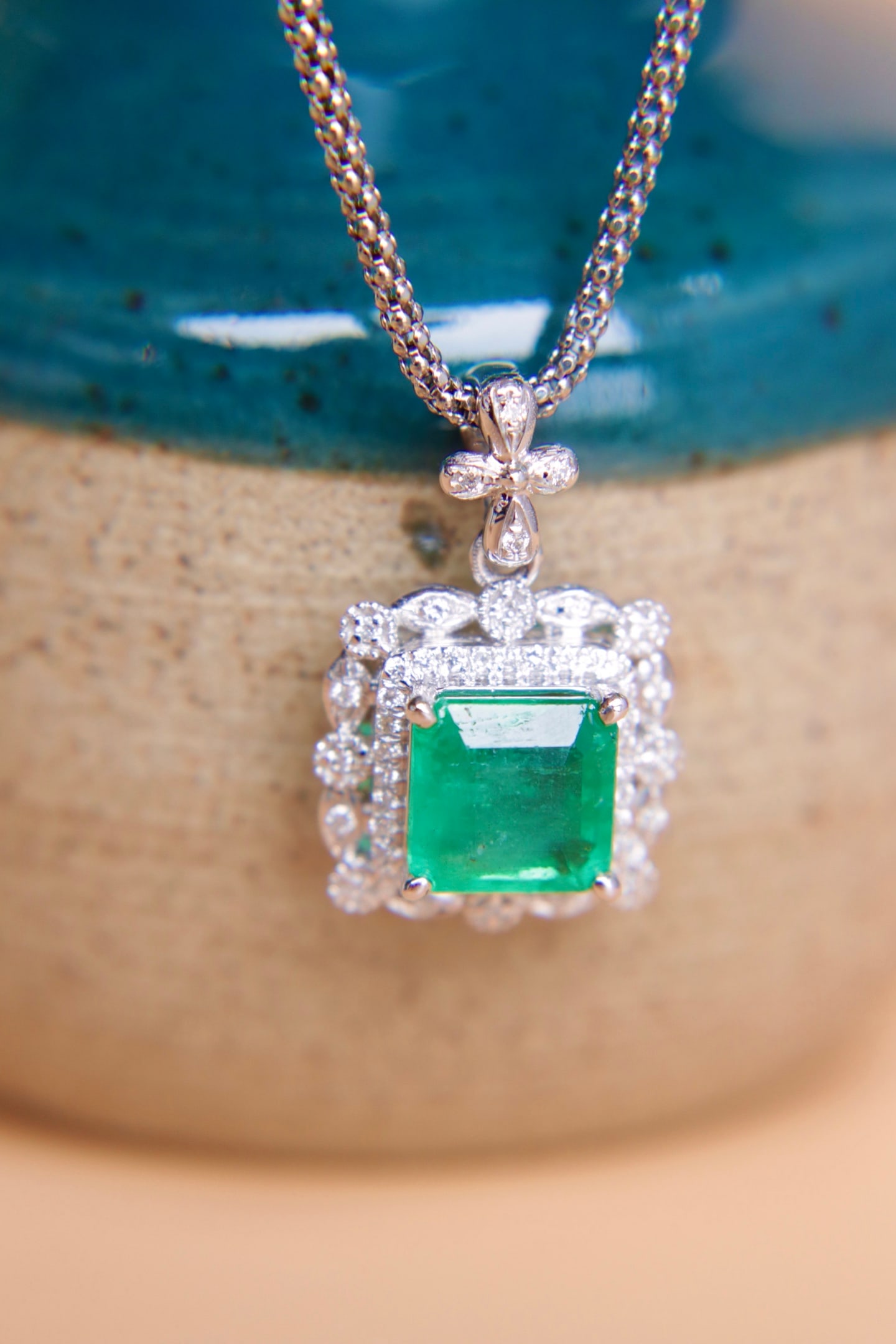 18K Gold Emerald Diamond Pendant - 2