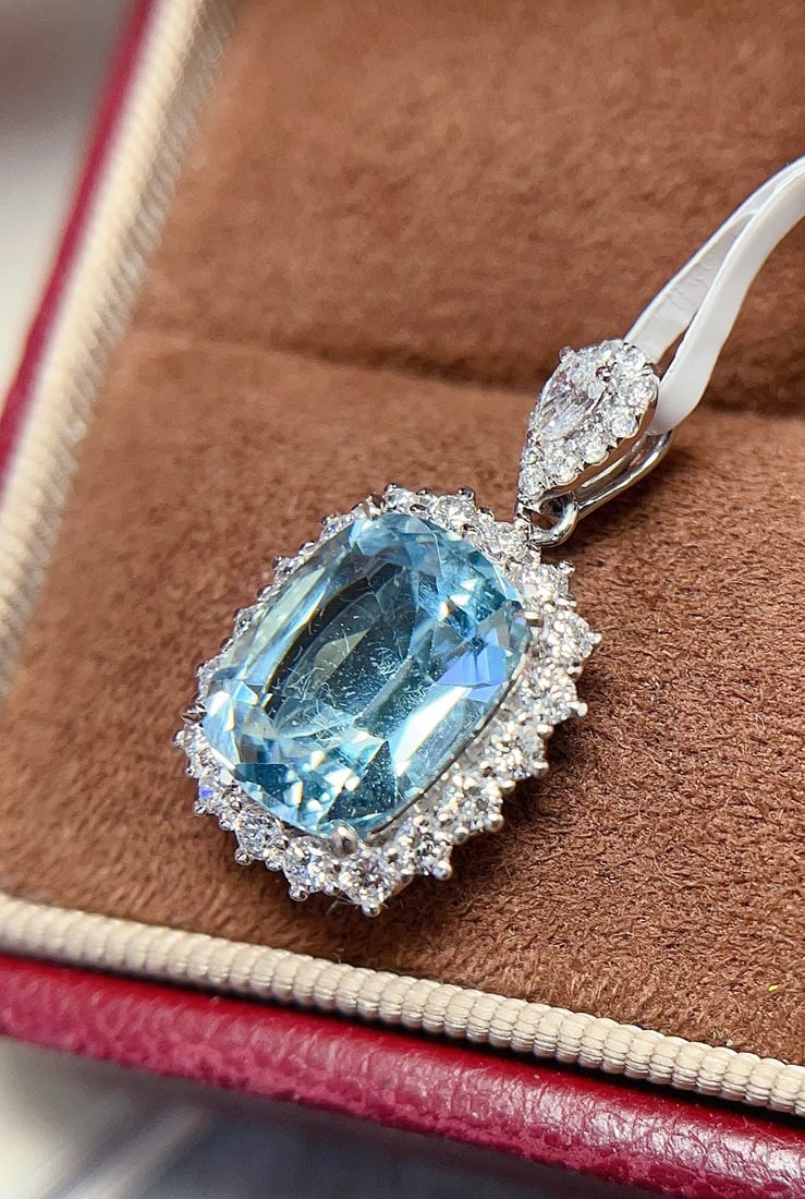 18K Gold Aquamarine Pendant - 3