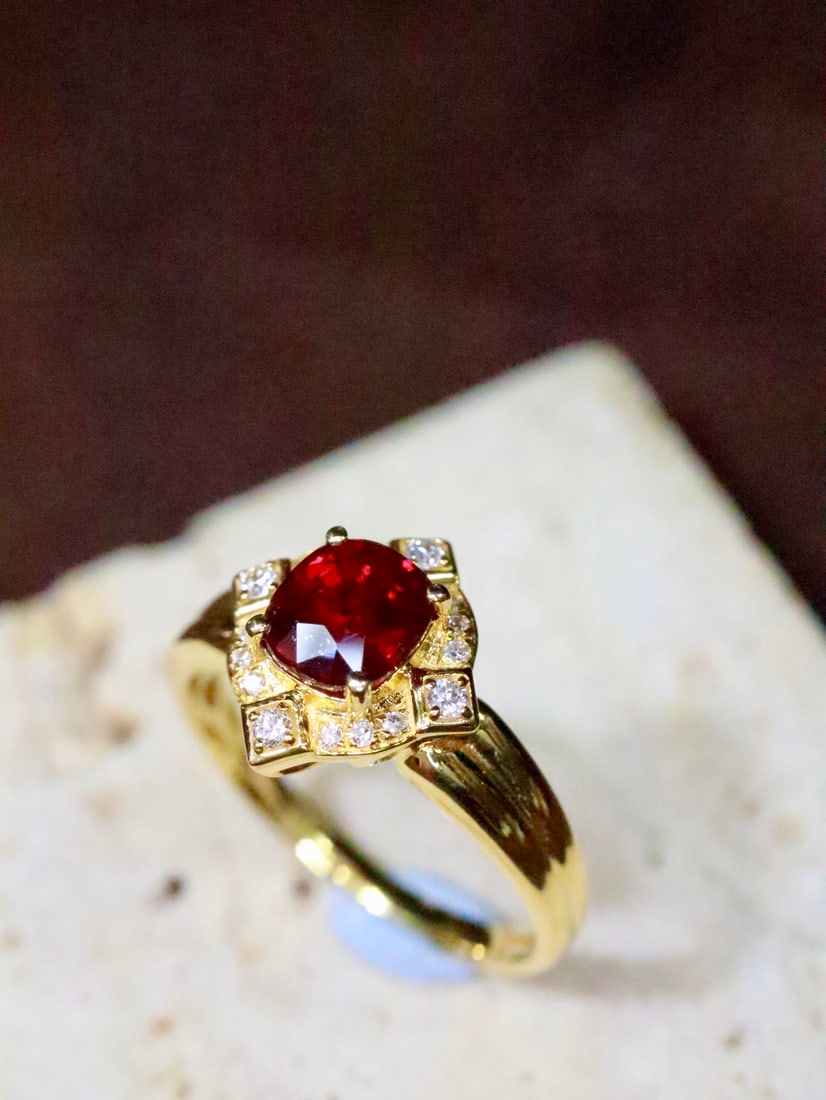 18K Gold Natural Unheated Pigeon's Blood Ruby Ring - 2