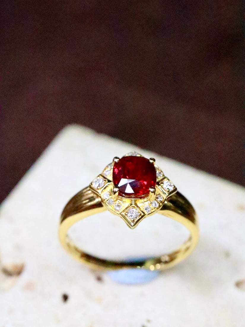 18K Gold Natural Unheated Pigeon's Blood Ruby Ring - 4