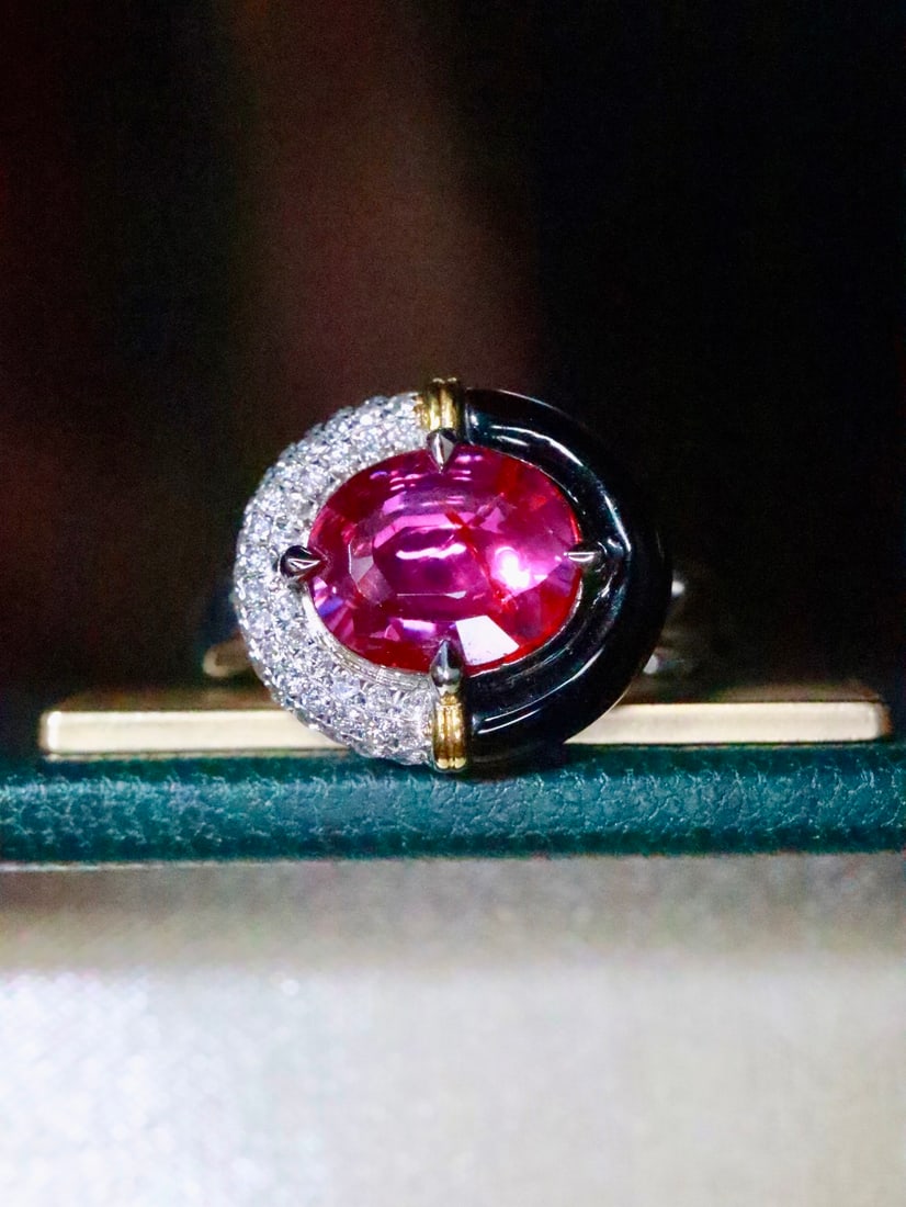 18K Gold Natural Unheated Ruby and Black Onyx Ring - 4
