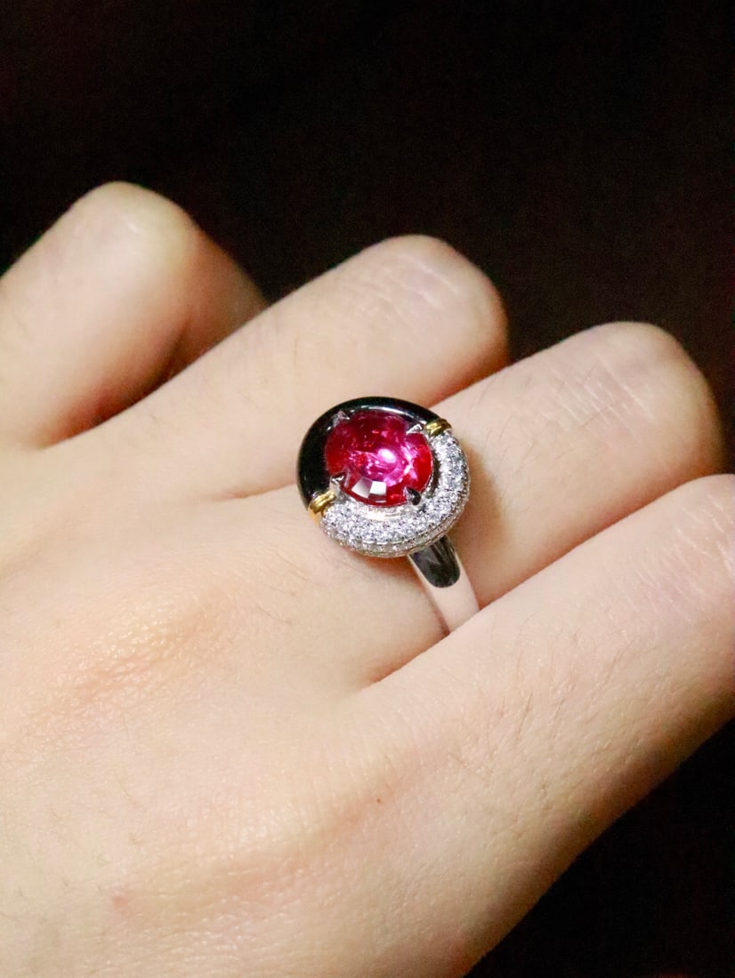 18K Gold Natural Unheated Ruby and Black Onyx Ring - 6