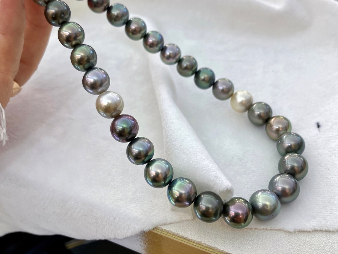 Natural Tahitian Pearl Necklace - 2