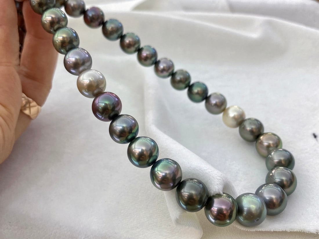 Natural Tahitian Pearl Necklace - 3