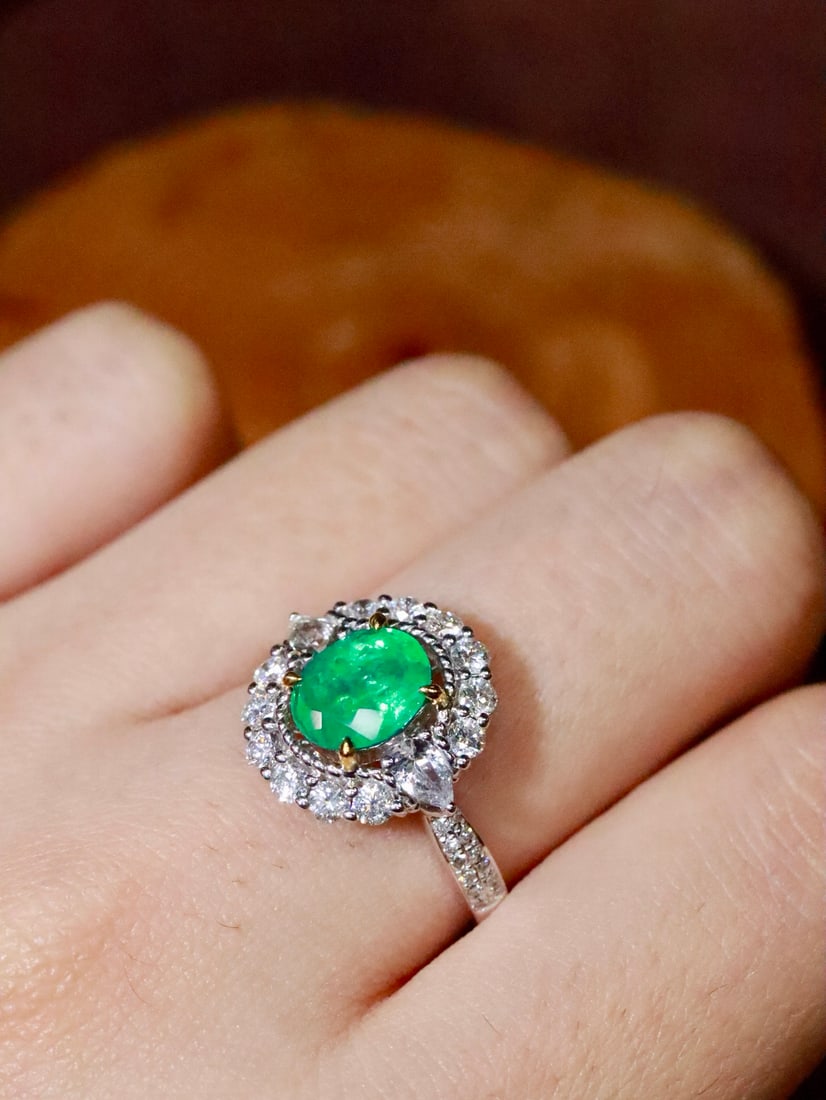 18K Gold Natural Emerald Ring - 6