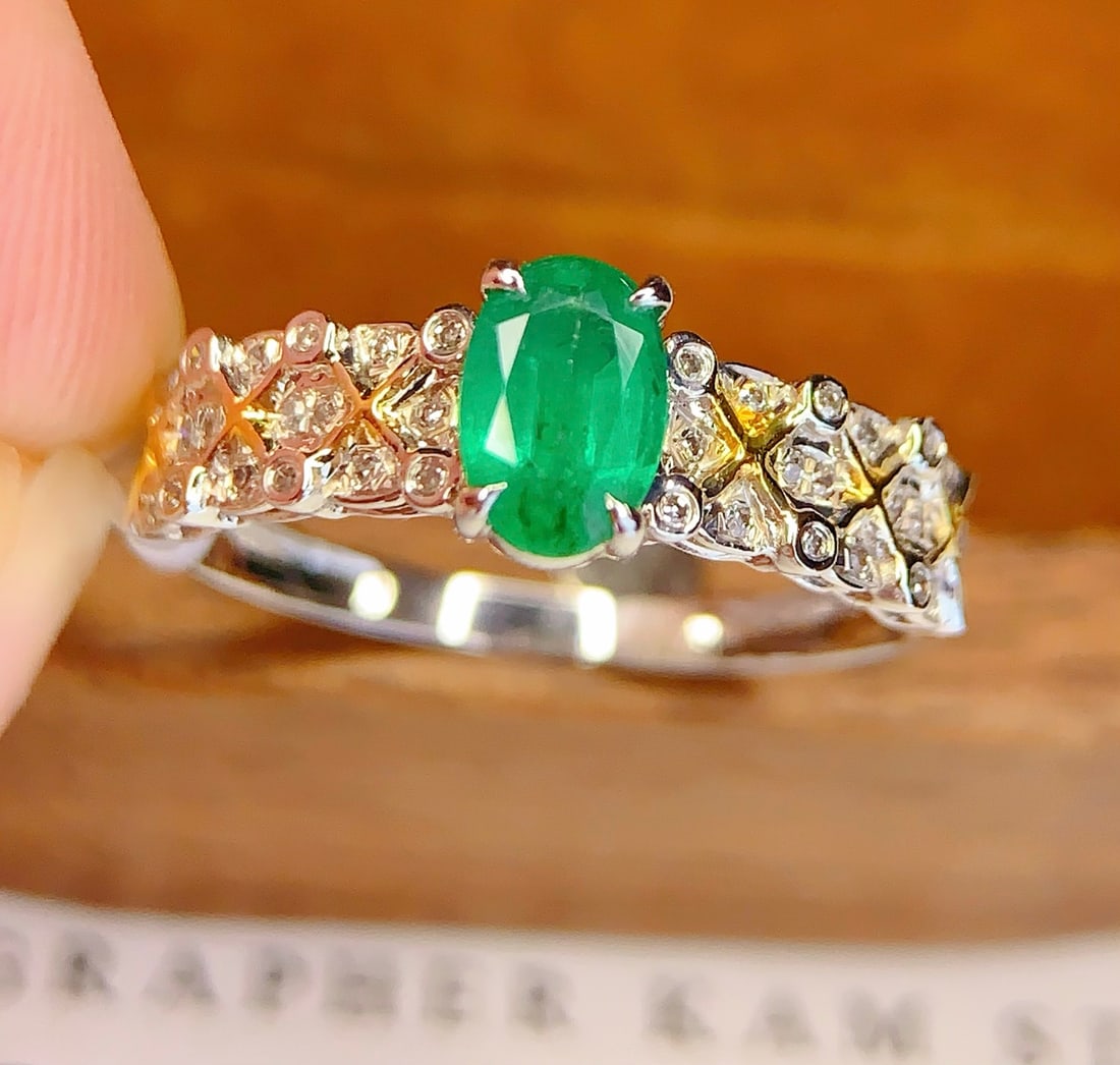 18K Gold Natural Emerald Ring - 2