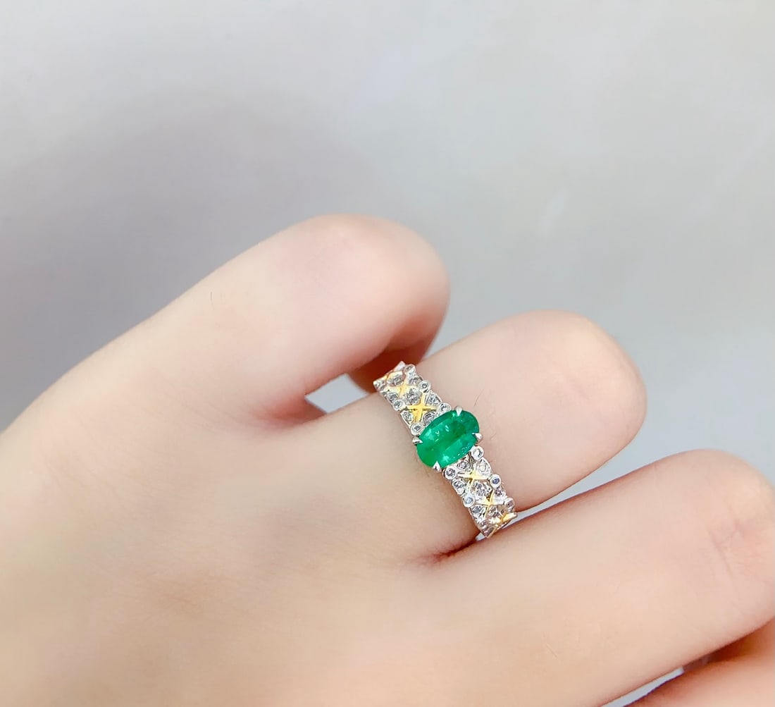 18K Gold Natural Emerald Ring - 6