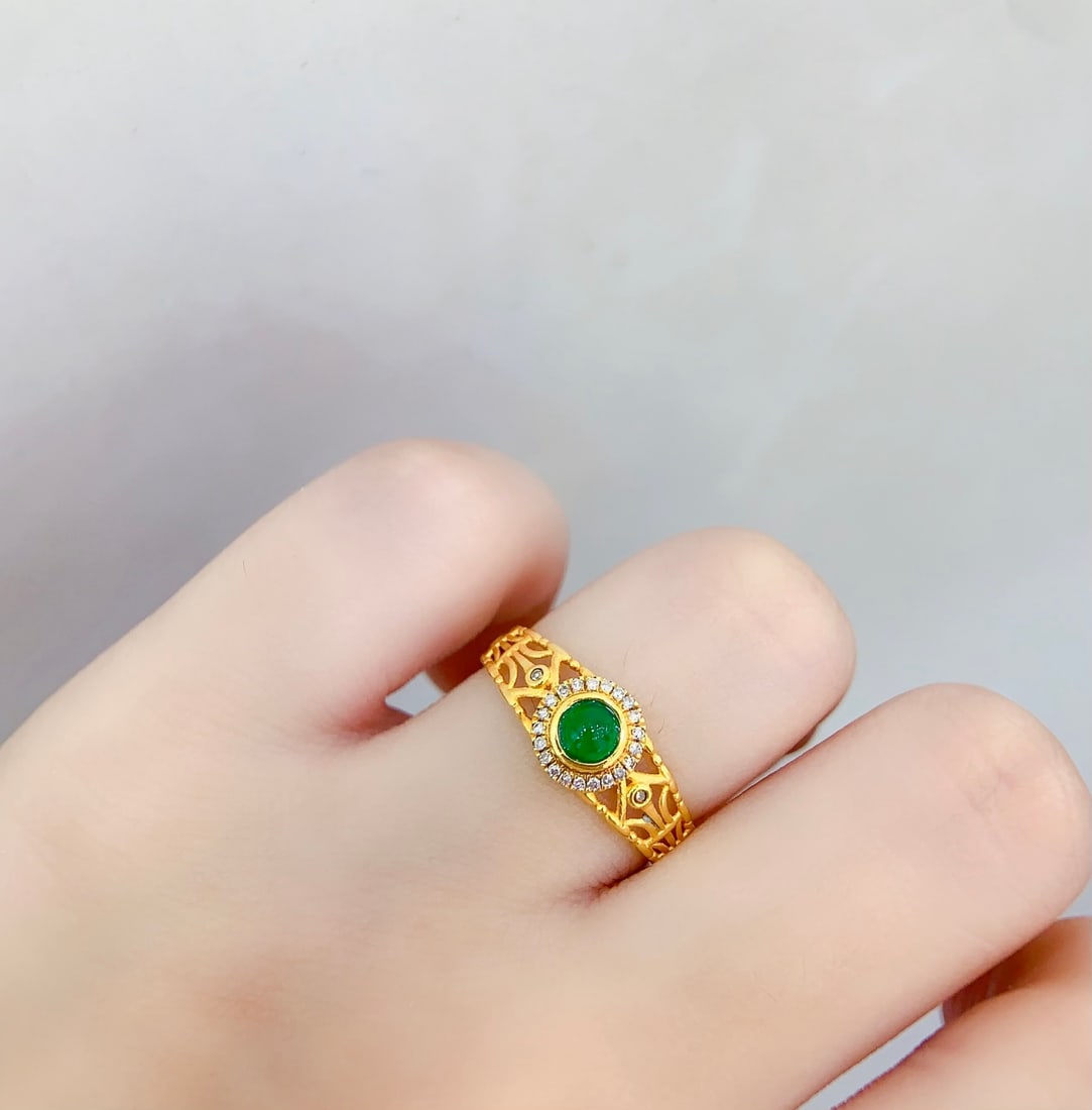 18K Gold Natural Emerald Ring - 6