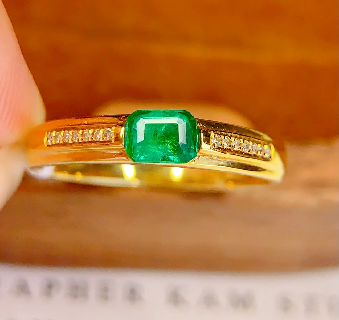 18K Gold Natural Emerald Ring - 2