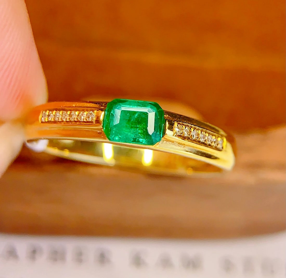 18K Gold Natural Emerald Ring - 3