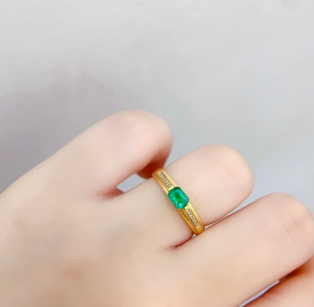 18K Gold Natural Emerald Ring - 6
