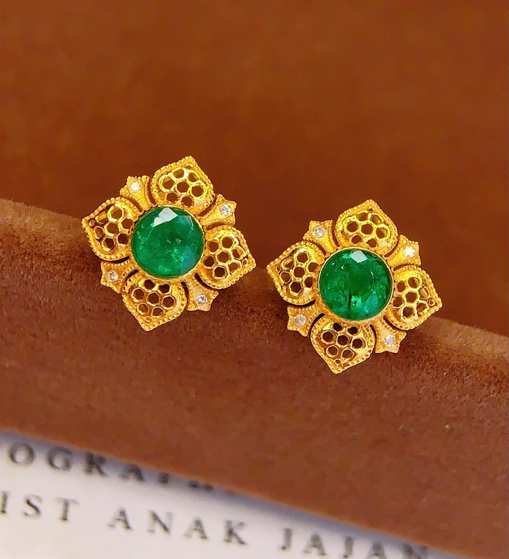 18K Gold Natural Emerald Earrings - 2
