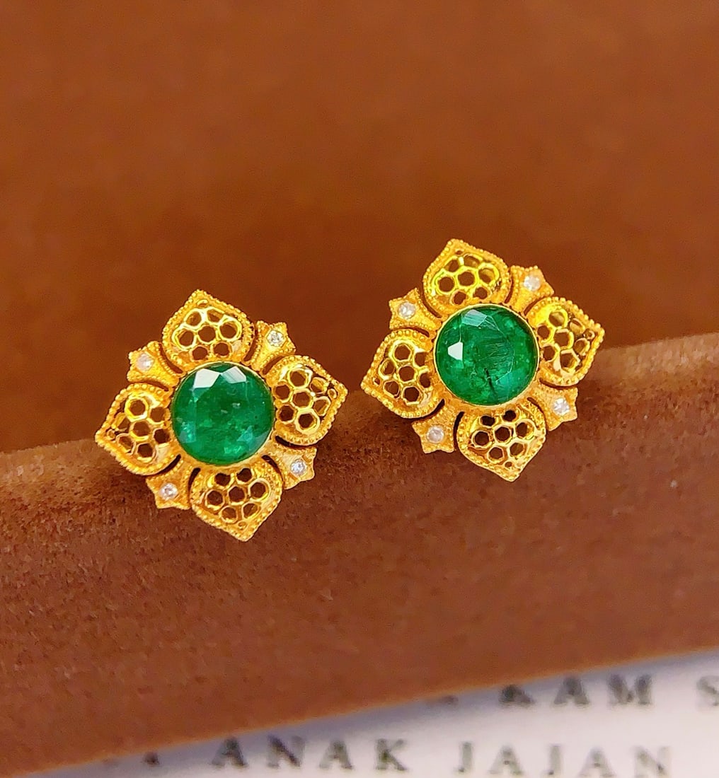 18K Gold Natural Emerald Earrings - 5