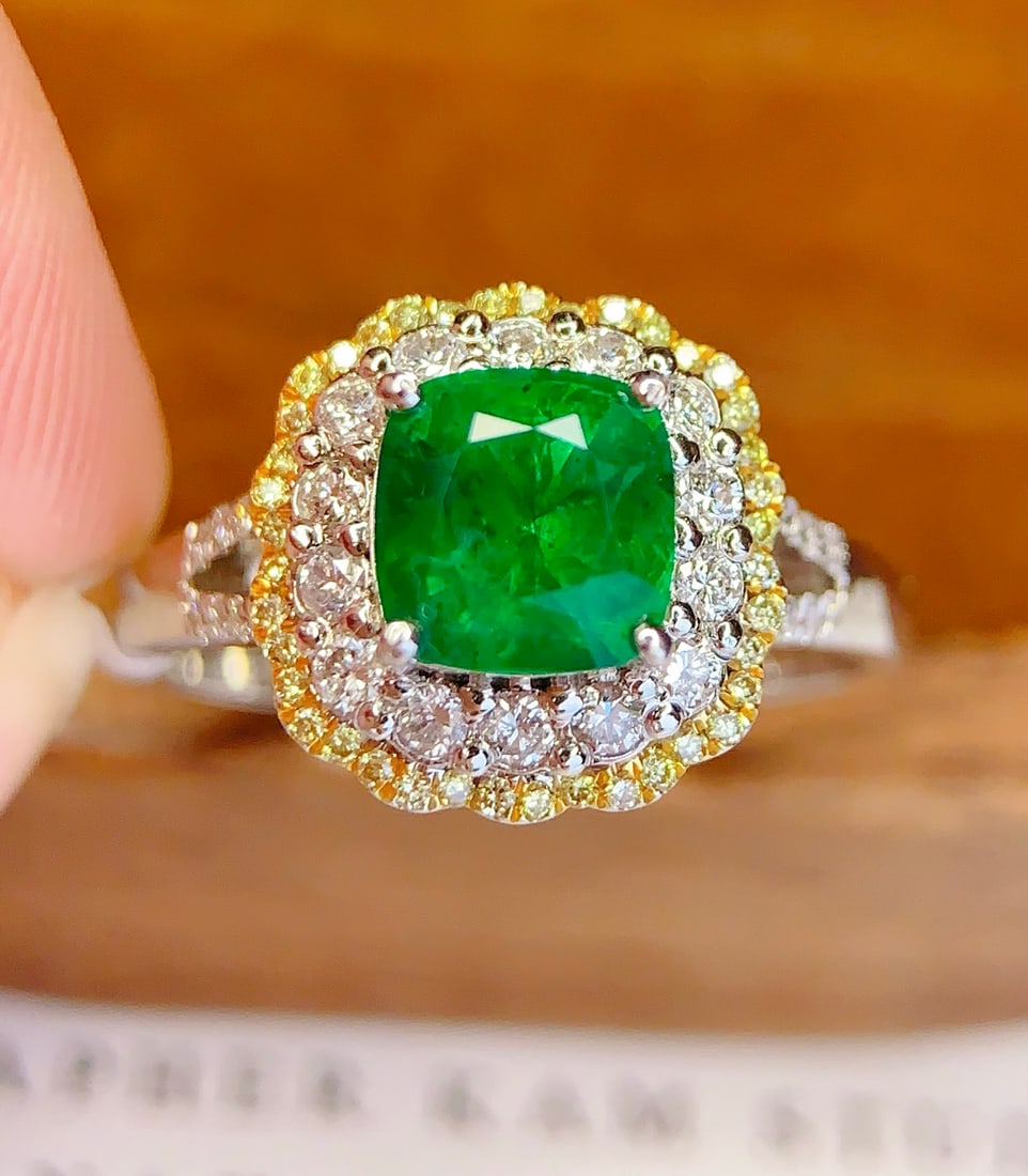 18K Gold Natural Emerald Ring - 2