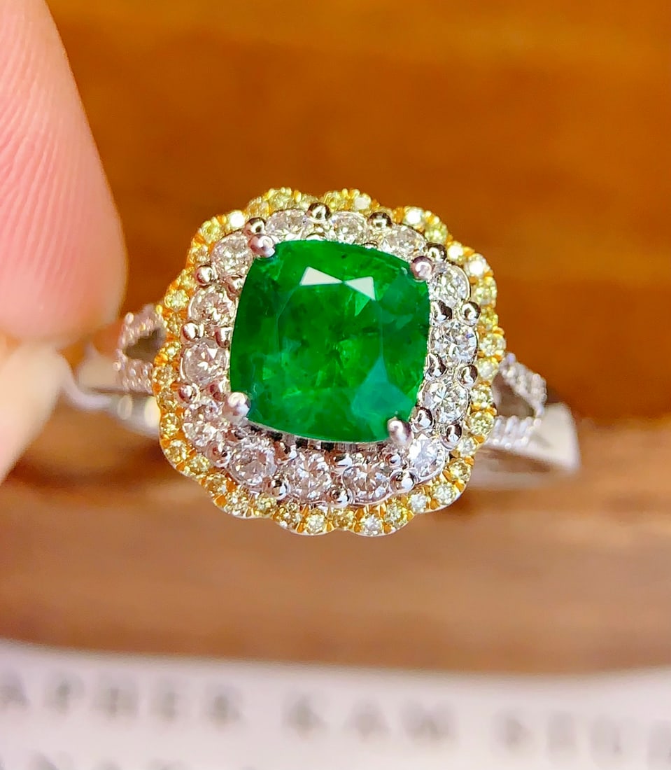 18K Gold Natural Emerald Ring - 3