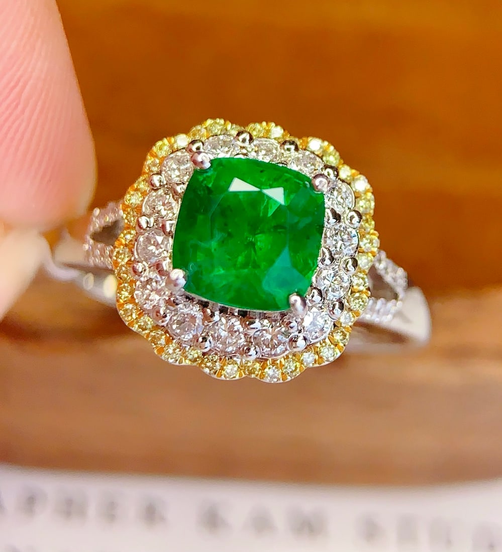 18K Gold Natural Emerald Ring - 5