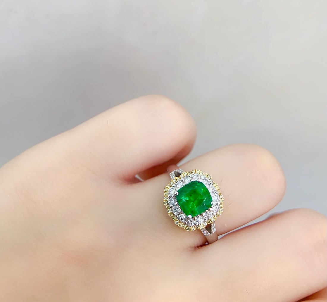 18K Gold Natural Emerald Ring - 6