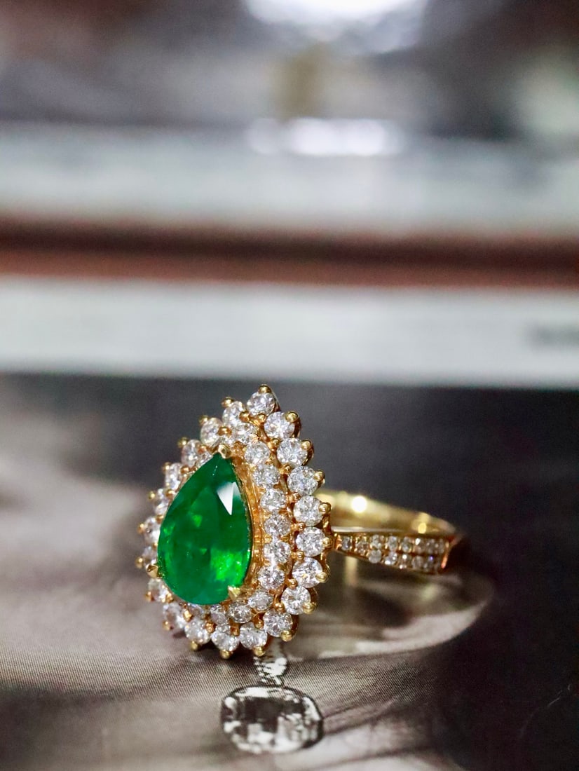 18K Gold Natural Emerald Ring - 7