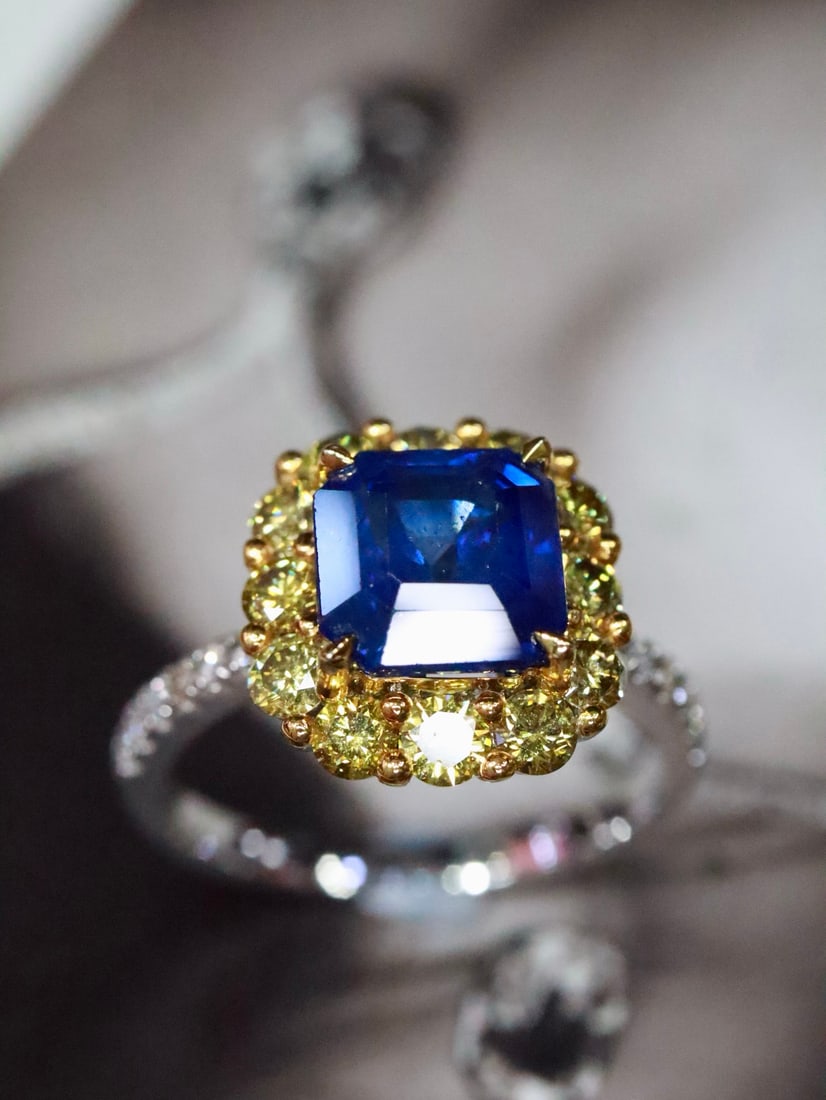 18K Gold Natural Blue Sapphire Ring - 5
