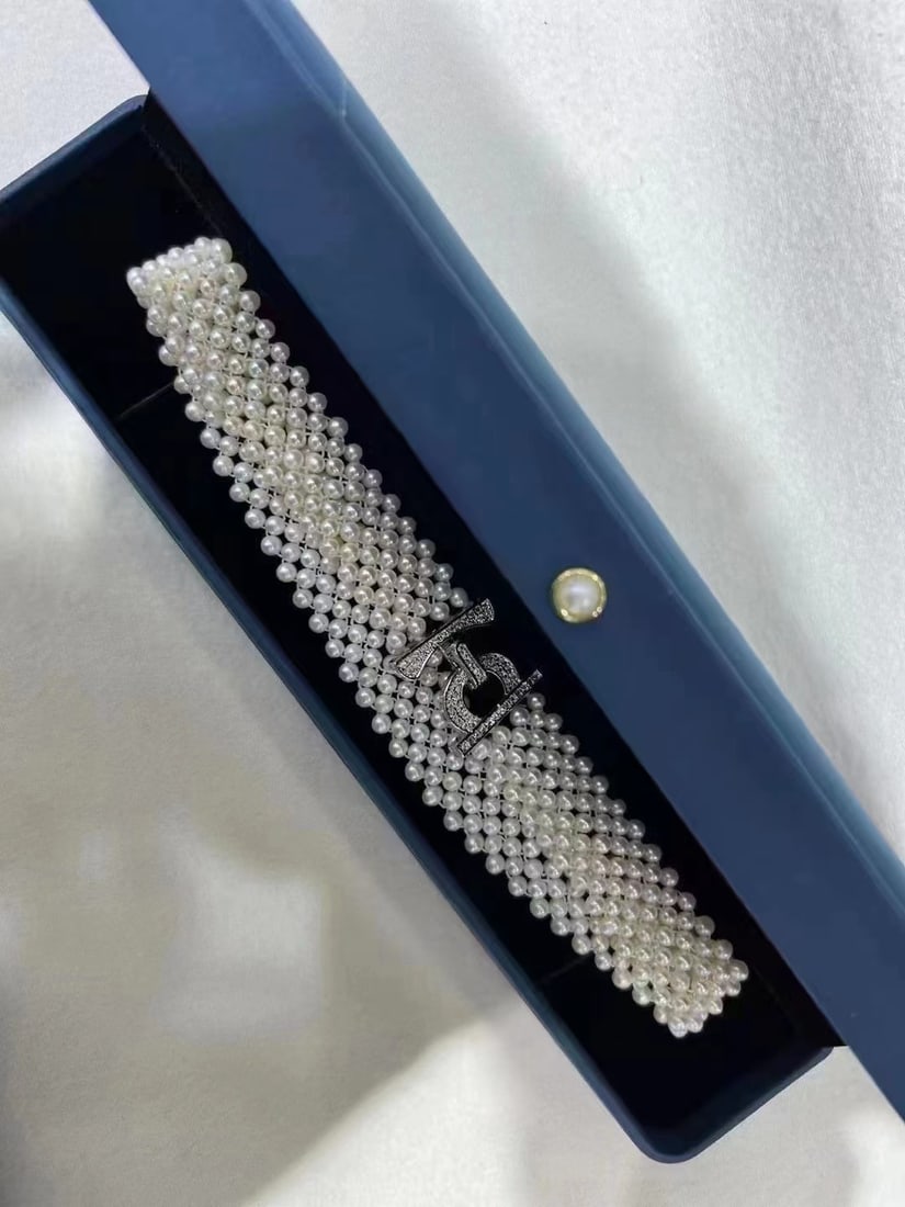 High-Luster Freshwater Pearl Necklace - 2