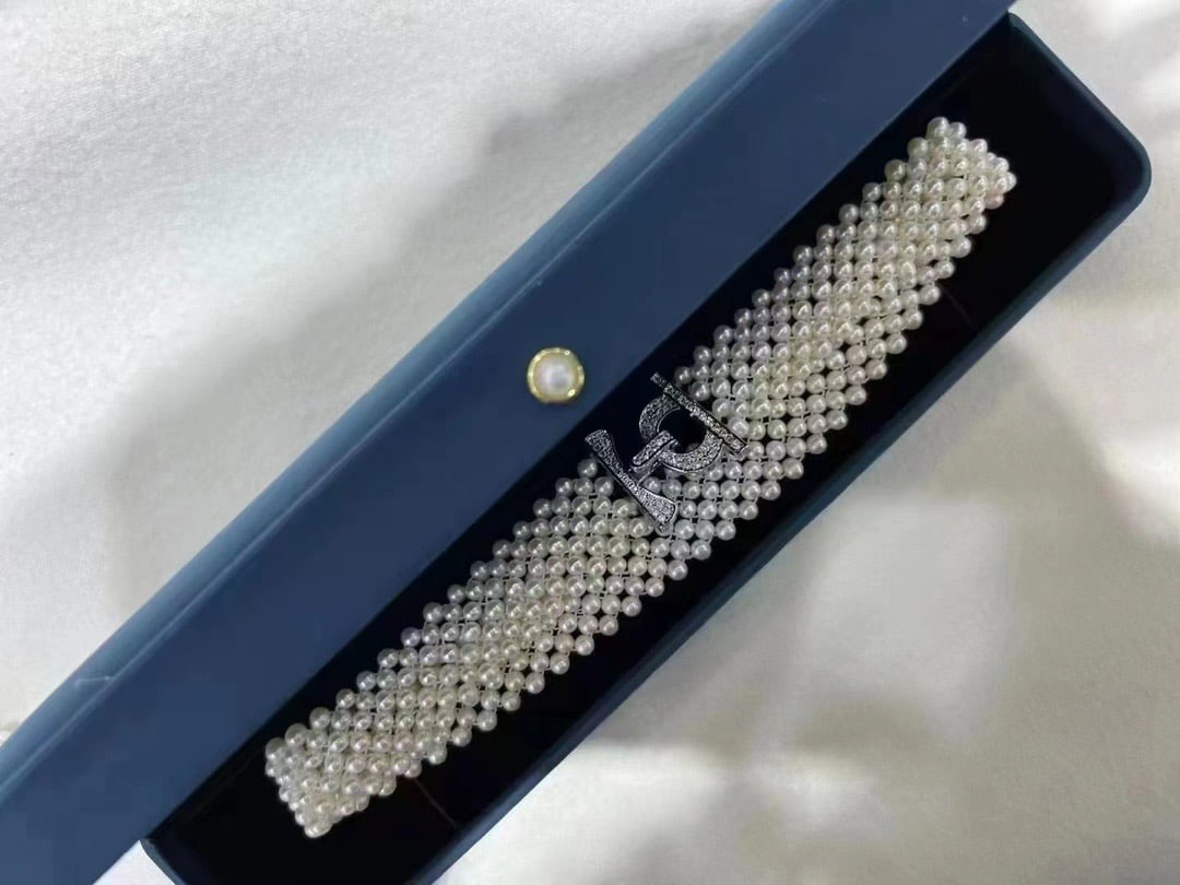 High-Luster Freshwater Pearl Necklace - 4