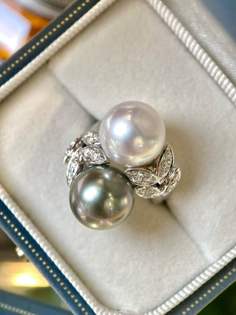 Sterling Silver Pink Aurora Near-Round Edison Pearl and Black Pearl Ring - 3