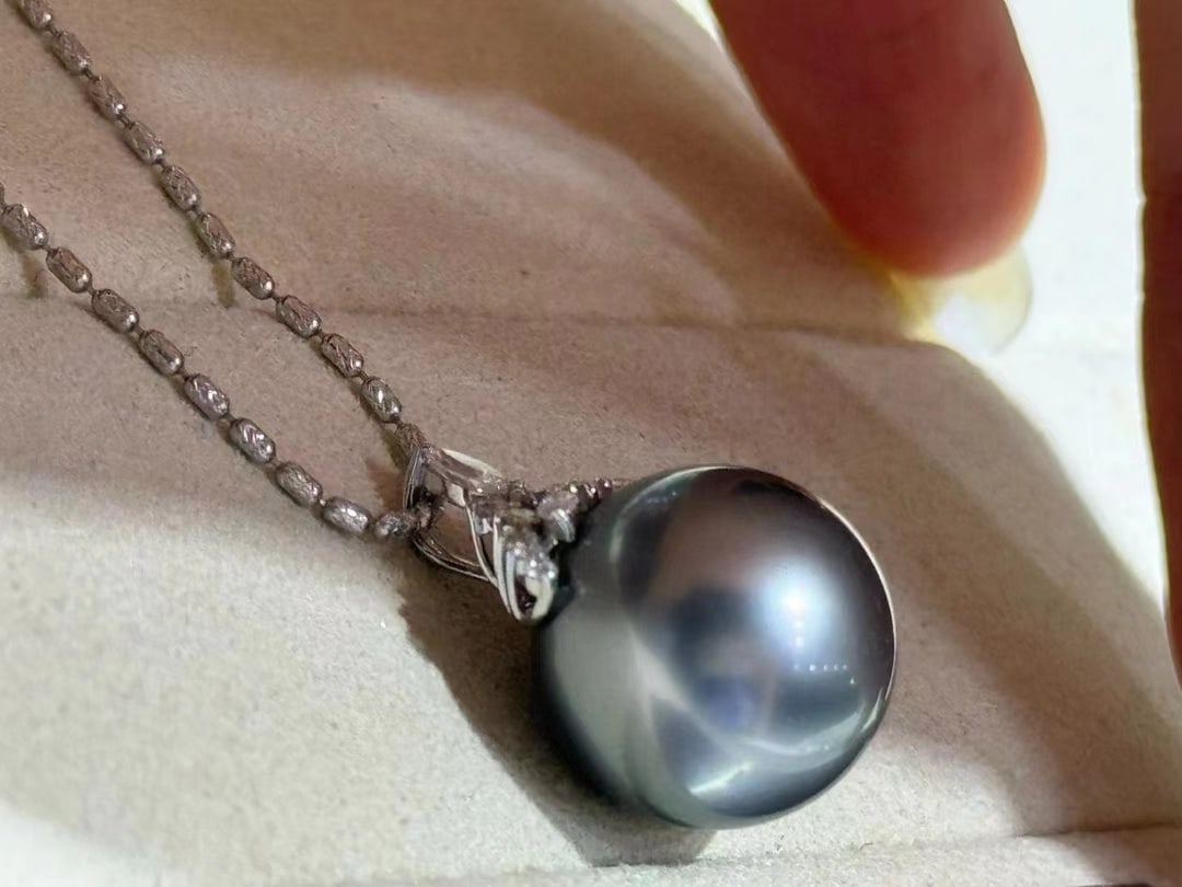 18K Gold Tahitian Pearl Pendant - 4