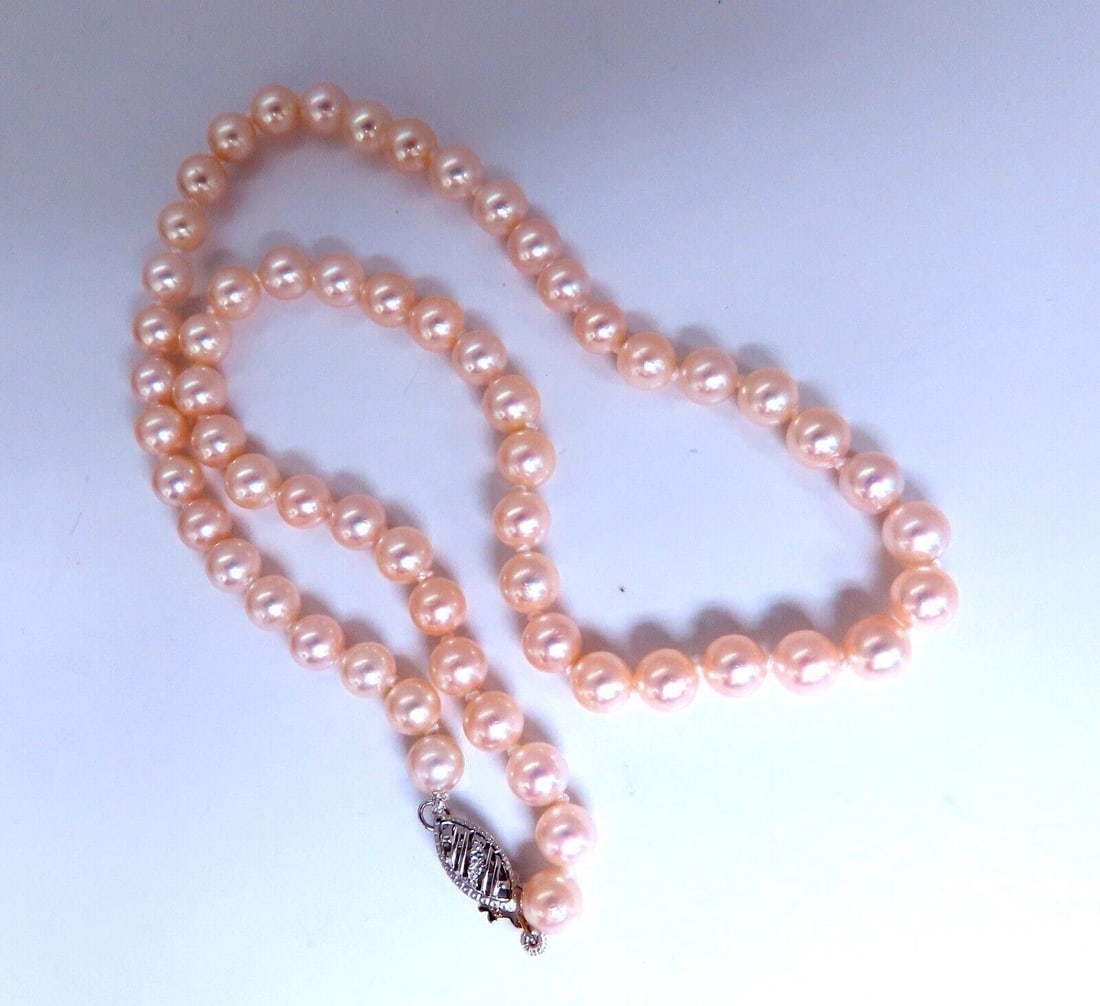 5.5mm freshwater Pearl necklace 14kt gold: Title: 5.5mm freshwater Pearl necklace 14kt gold $750.00 PRODUCT DESCRIPTION 5.75mm Japanese Pearl necklace 14 karat white gold clasp 16 inches Reserve: $690.00 Shipping: Domestic: Free shipping