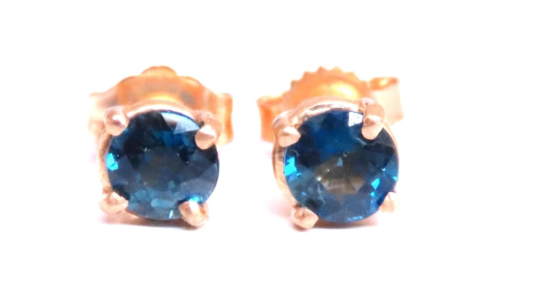 1.06ct Natural Sapphire Periwinkle Sapphire Stud Earrings 14kt Gold 12605: Title: 1.06ct Natural Sapphire Periwinkle Blue Sapphire Stud Earrings 14kt Gold 12605 $500.00 PRODUCT DESCRIPTION 1.06ct Natural Sapphires round full cut brilliant clean clarity and transparent 4.6mm