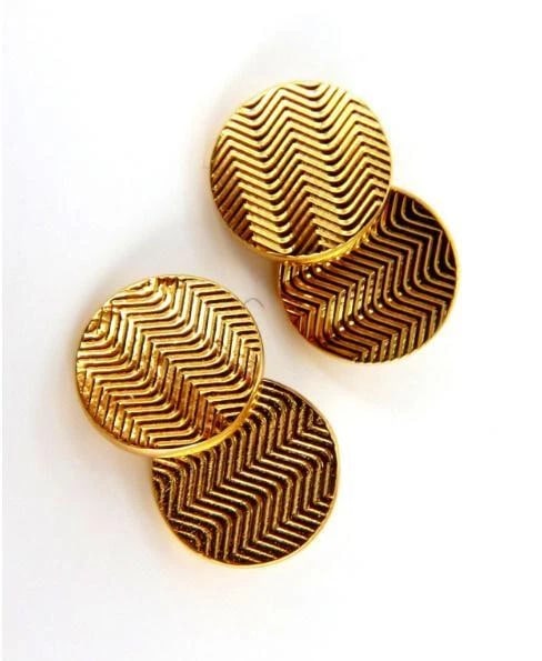 14 Karat 3D Circular Double Textured Gold Cufflinks Tread Lines Ref 12320: Title: 14 Karat 3D Circular Double Textured Gold Cufflinks Tread Lines Ref 12320 $2000.0 PRODUCT DESCRIPTION Amazing detail Circular Textured Mod Deco Cufflinks Double sided / Larger & Smaller 16.4