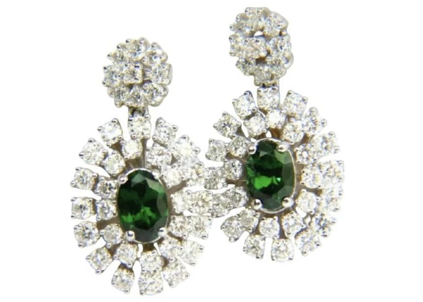 3.08 Carat Natural Tsavorite Diamonds Dangle Earrings 14 Karat Ref 12305 (1 of 6)