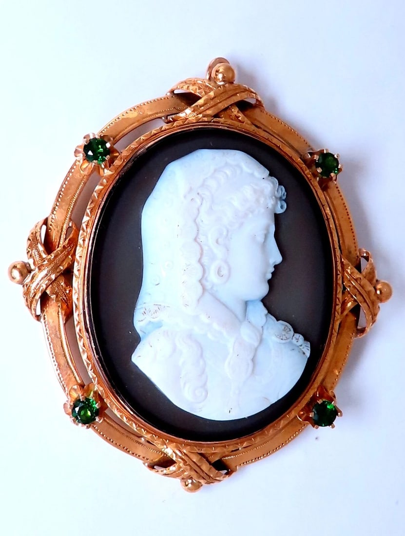 Vintage Madonna Cameo Tsavorite Brooch Pin 18kt Gold: Vintage Cameo Pin Very Well Made .60ct Natural Green Garnets (Tsavorite) 2.3 x 2 inch 18kt. yellow gold 30 Grams. All Items come with a Free White ribbon gift box. Reserve: $2,300.00 Shipping: Do