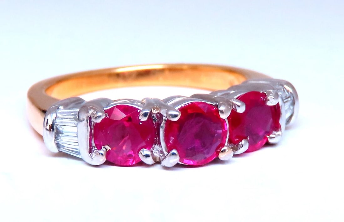 1.50ct Natural Ruby Accent Ring band 18kt Gold (1 of 5)