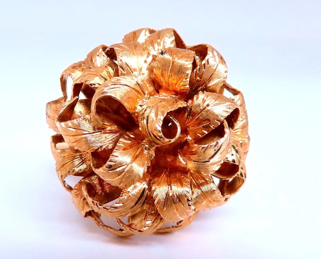 Vintage Florentine 25mm Cocktail 18kt Gold Ring Size 7.25: Vintage Florentine Gold Ring. 3D Leaf Patina 25mm wide 16 mm depth 18 karat yellow gold 16.9 grams Size 7.25 ....*. Reserve: $3,680.00 Shipping: Domestic: Free shipping to anywhere within the